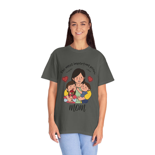Mom Love Unisex T-Shirt | Gift for Mother's Day